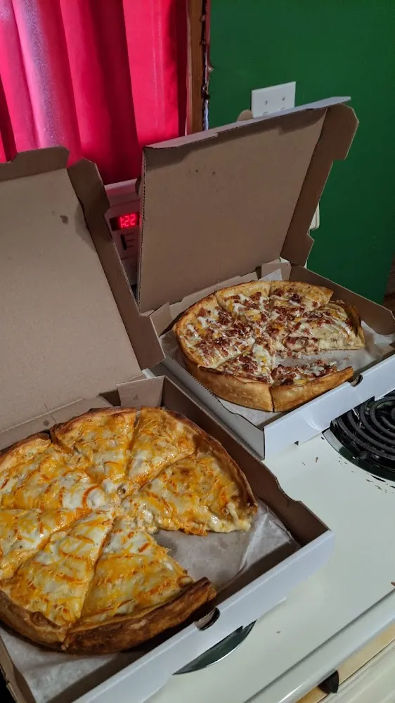Deep Dish Buffalo Chicken & Chicken Bacon Ranch Pizza's
